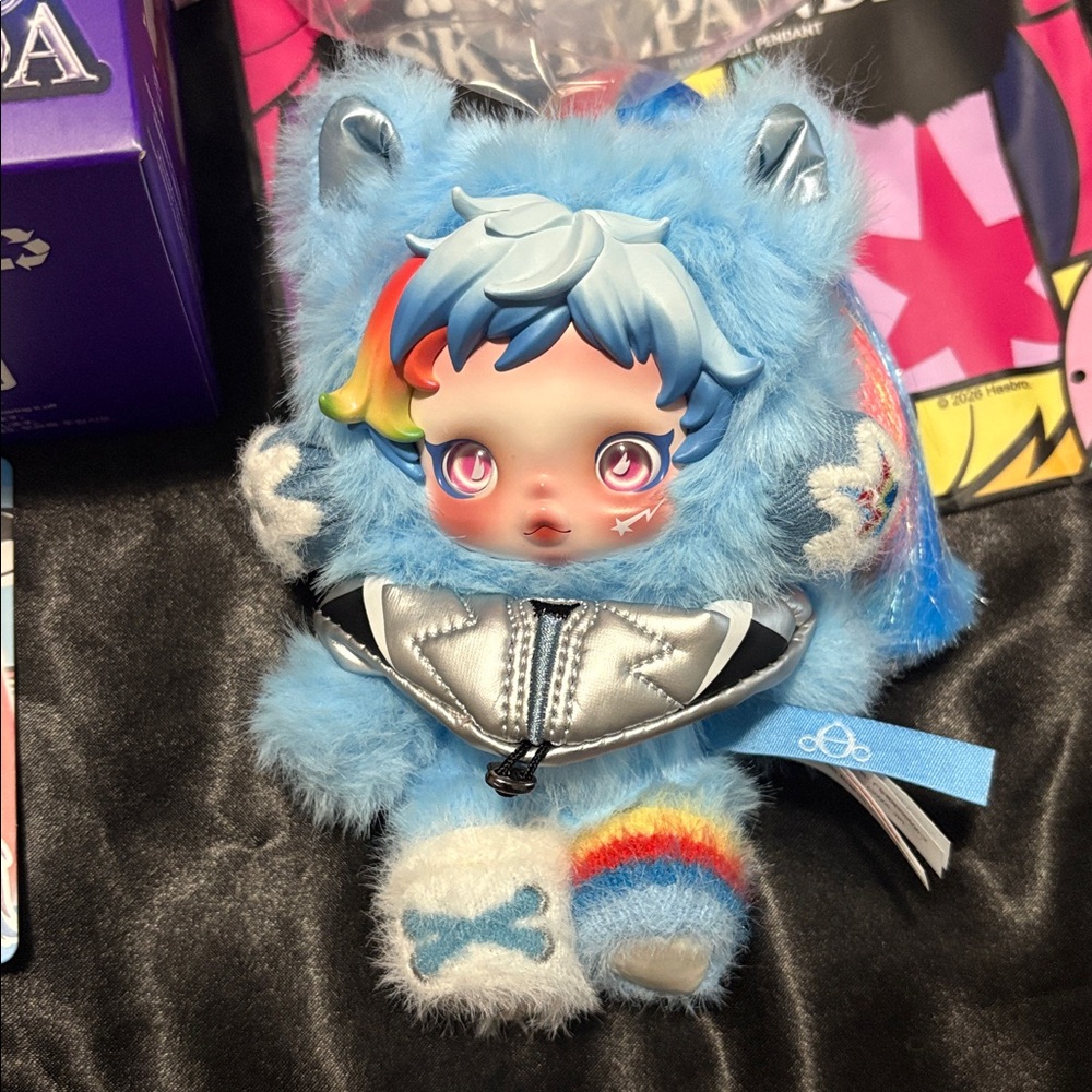 POP MART My Little Pony Blue Rainbow Skullpanda Plush Pendant- Rainbow Dash - Picture 7 of 8